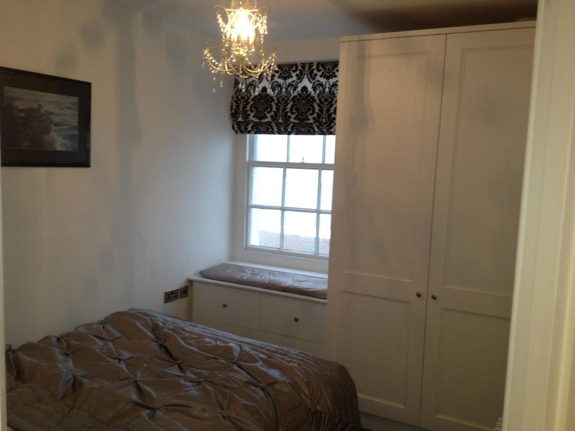 Seaview Regency Apartment With Private Parking 브라이턴 외부 사진