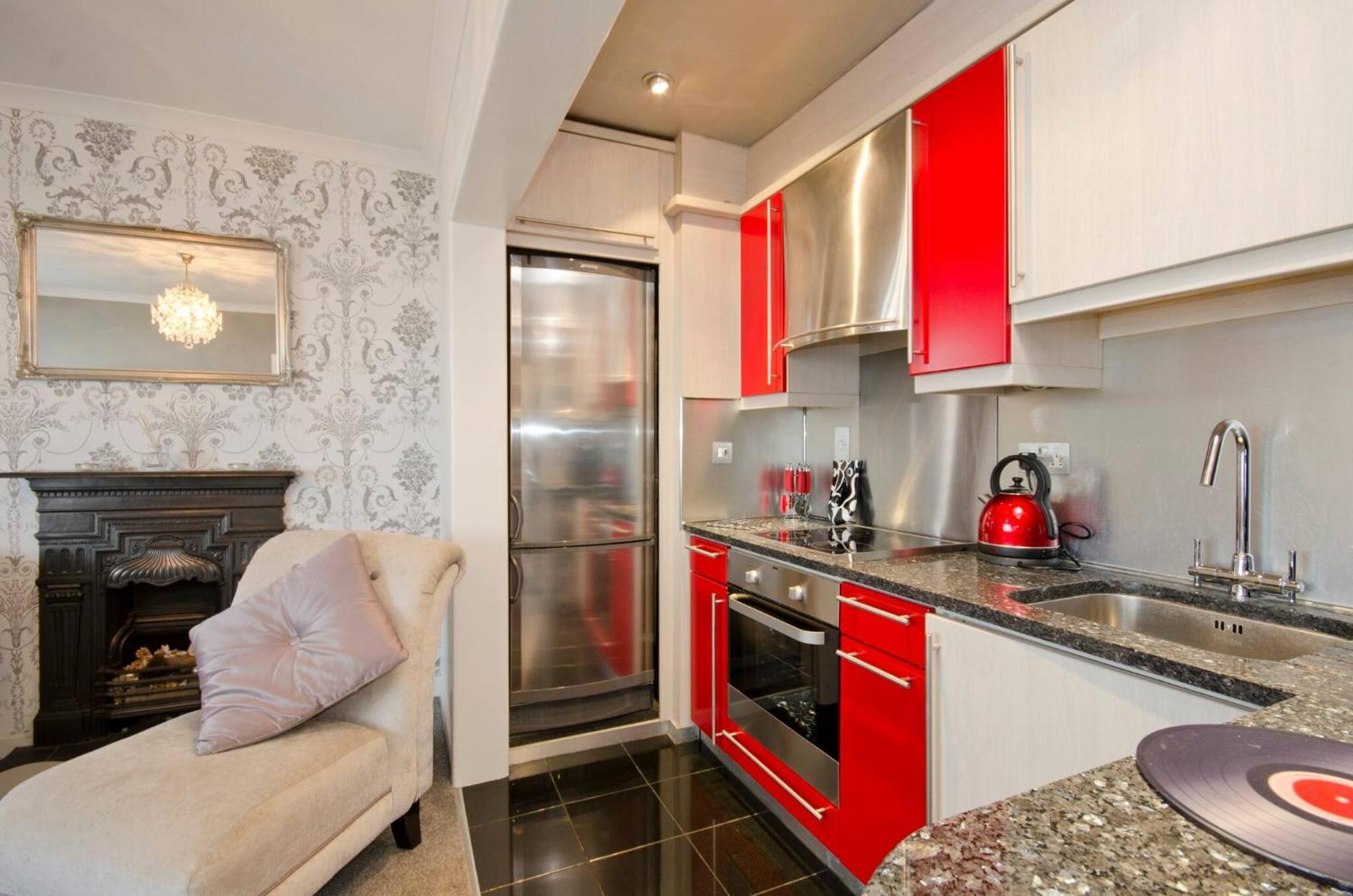 Seaview Regency Apartment With Private Parking 브라이턴 외부 사진